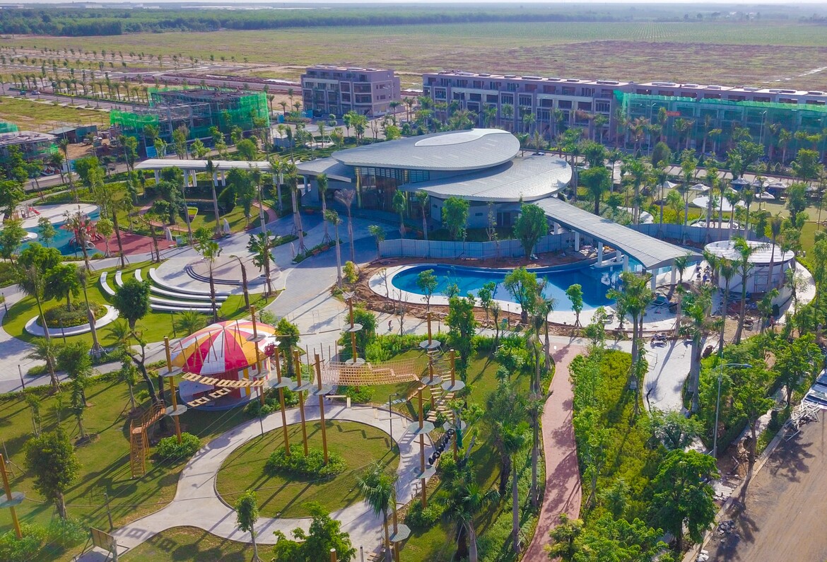 Công viên Gem Sky Park rộng 3ha đã hoàn thiện đồng bộ mang đến nhiều tiện ích vượt trội, góp phần gia tăng giá trị cho khách hàng. (Hình thực tế tháng 5/2021) Công viên Gem Sky Park rộng 3ha đã hoàn thiện đồng bộ mang đến nhiều tiện ích vượt trội, góp phần gia tăng giá trị cho khách hàng. (Hình thực tế tháng 5/2021)